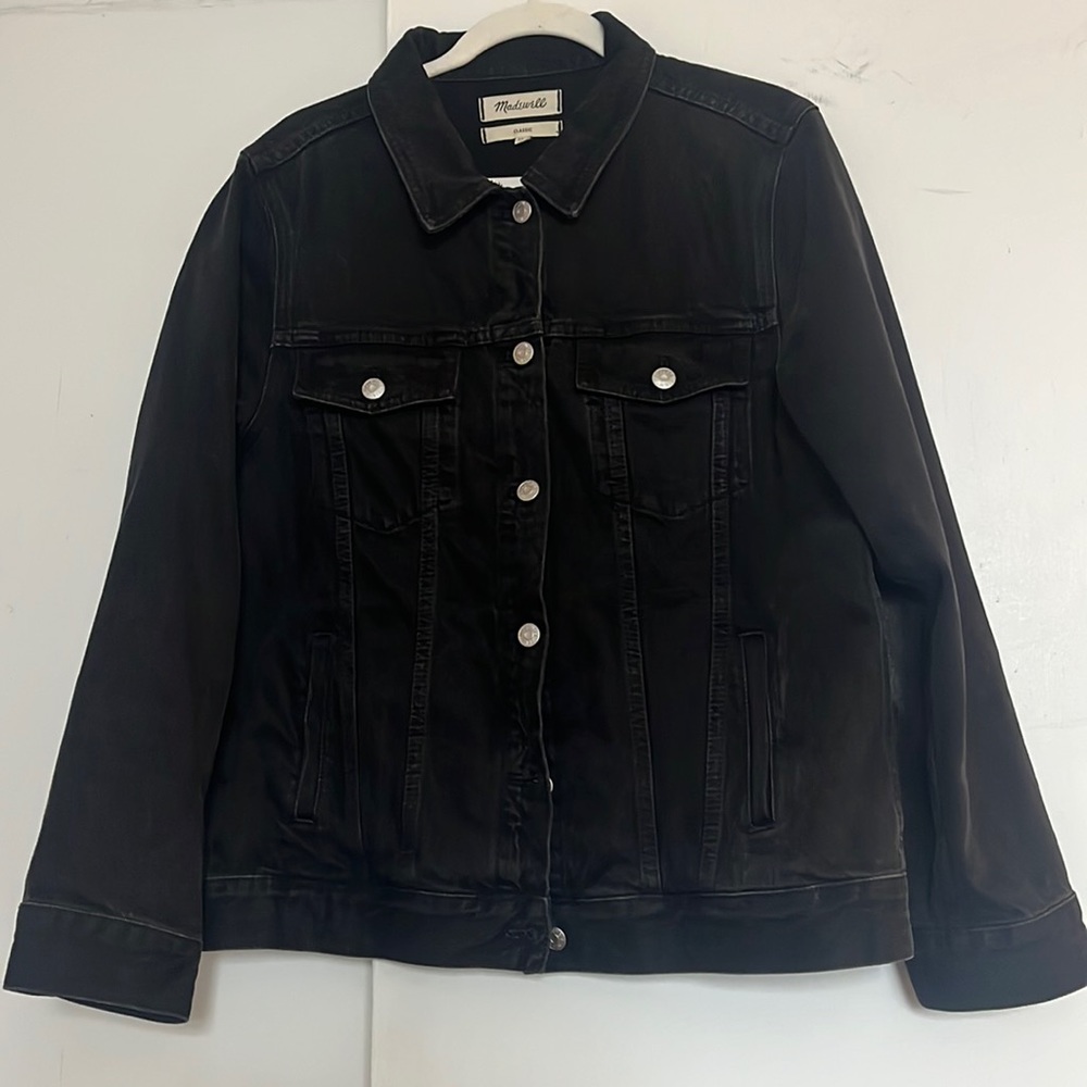 Madewell The Classic Oversized Trucker Jean Jacket in Washed Black